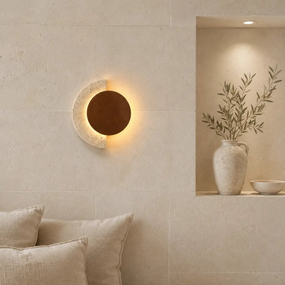 Applique murale design en travertin & bois LED intégrée | Halla