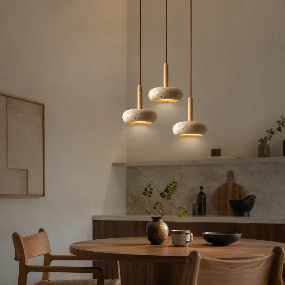 Suspension moderne en travertin & bois | Elys