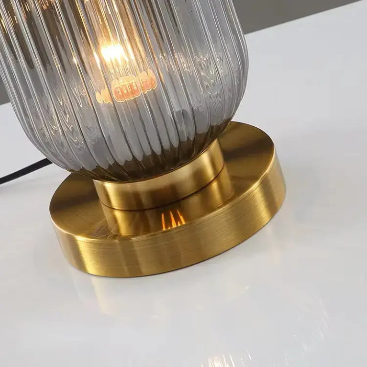 Lampe de chevet en Verre & Laiton | Yrsa NORDSIA