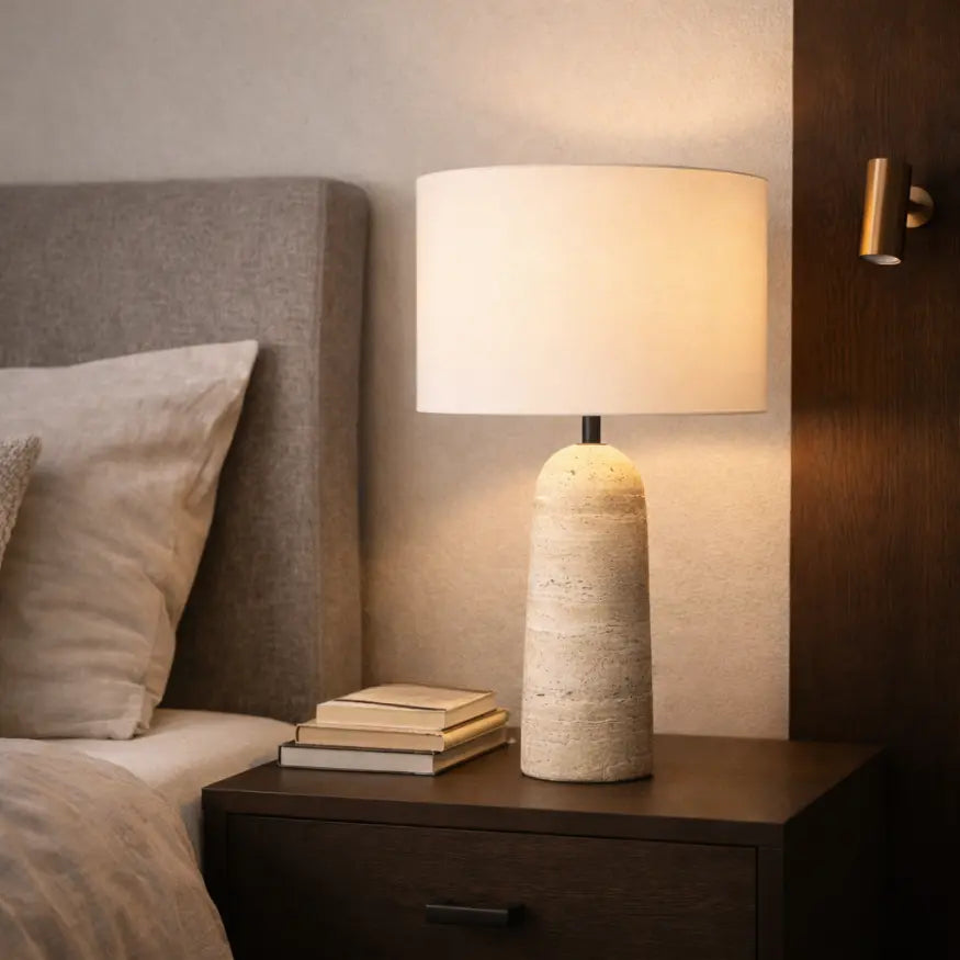 Lampe de chevet en Travertin & Tissu | Freja