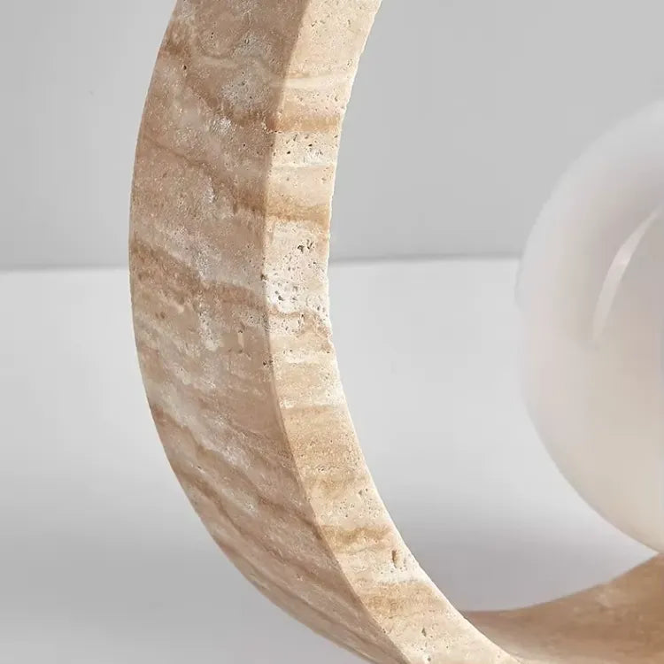 Lampe design sculptural en travertin naturel | Oria