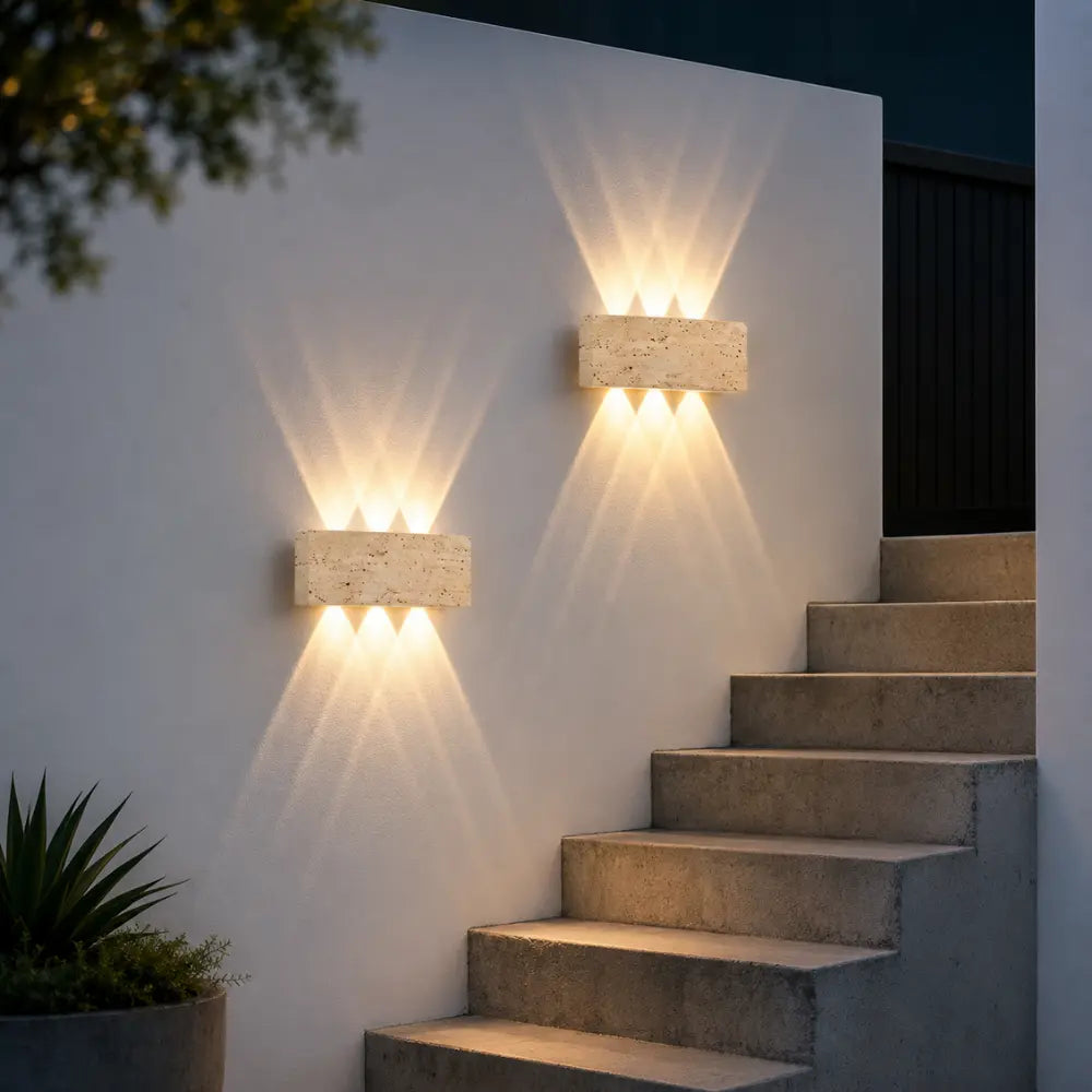 Applique murale extérieure design en travertin LED | Sorell