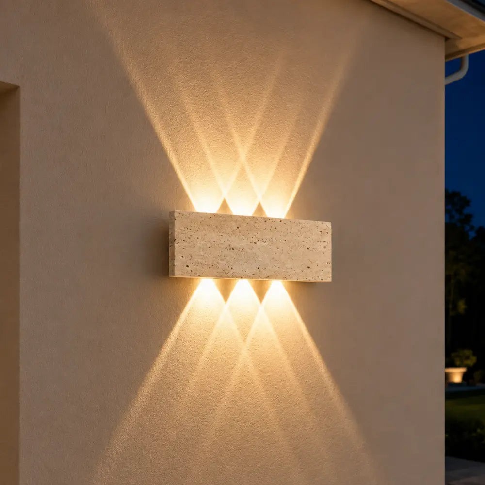Applique murale extérieure design en travertin LED | Sorell